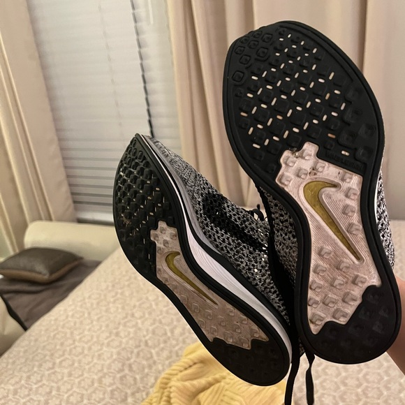 Nike running shoes - Picture 3 of 4